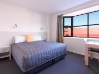 Mayfair Plaza Motel and Apartments Hotels in Sandy Bay