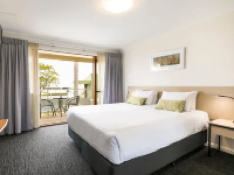 Nightcap at the Ship Inn Hotels in Busselton