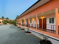 Suksamranbantak Hotel dekat Petrified Wood Forest Park