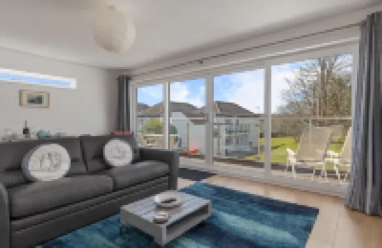 Coedrath Park 20 - Modern Apartment, Close to the Beach