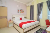 RedDoorz Syariah Near Lapangan Dwiwarna Barabai Hotel a Central Hulu Sungai Regency