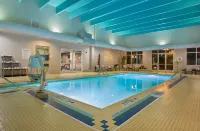 Holiday Inn UNIVERSITY PLAZA-BOWLING GREEN by IHG - Swimmingpools