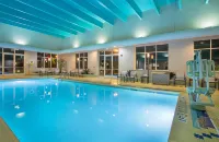 Holiday Inn UNIVERSITY PLAZA-BOWLING GREEN by IHG - Swimmingpools
