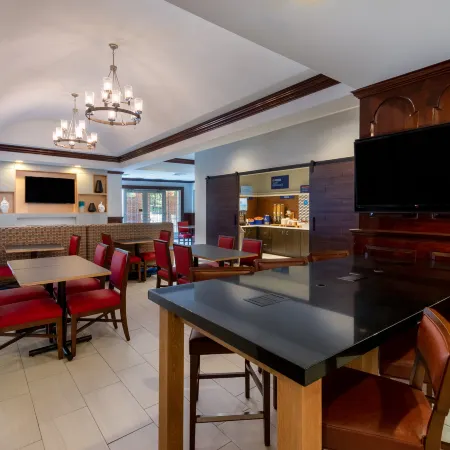 Holiday Inn Express STATE COLLEGE @WILLIAMSBURG SQ by IHG