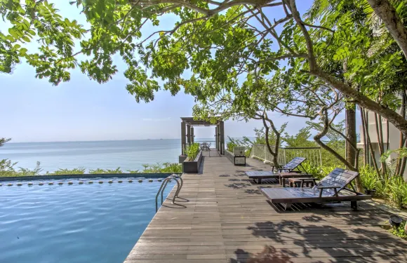 金色鬱金香巴釐巴板酒店及套房