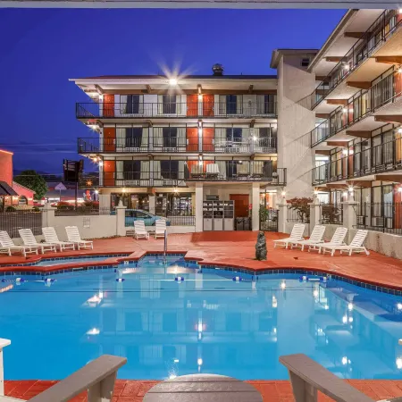 Americana Inn a Travelodge by Wyndham