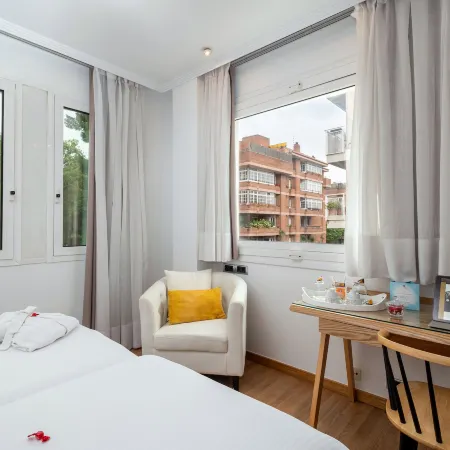 Vilana Hotel Boutique Отели рядом с достопримечательностью «Голубой трамвай»