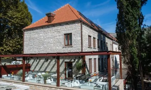 Integra Hotel