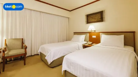 Elmi Hotel