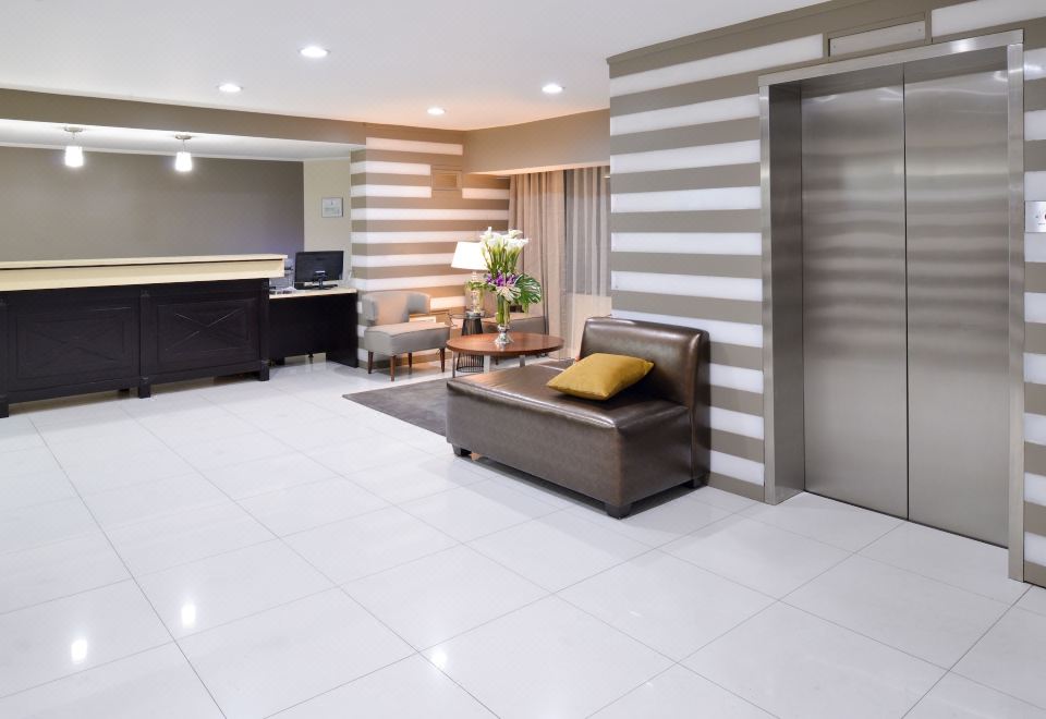 Best Western Plus Hollywood Hills HotelOver view