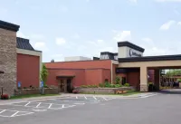 Best Western Plus St. Paul North/Shoreview - parking