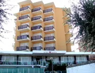Hotel Crown Hotel dekat Cimitero Monumentale di Rimini
