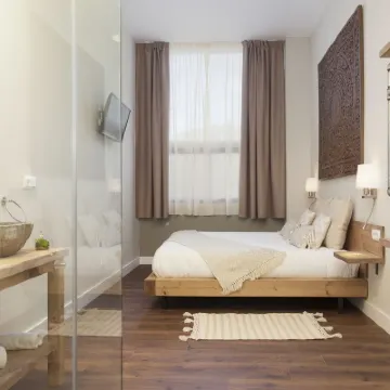 Hotel Radha Hotel dekat Museum FC Barcelona