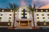 Candlewood Suites Las Vegas - E Tropicana Các khách sạn ở Las Vegas