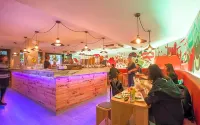 耶巴塞羅那青年旅館 - 酒吧