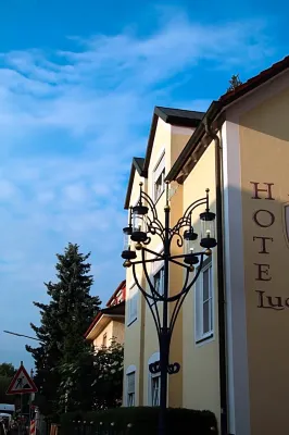 König Ludwig Design Hotel Neu Zimmer Mit Sauna Oder Whirlpool Oder Mehr Hotels in Altotting