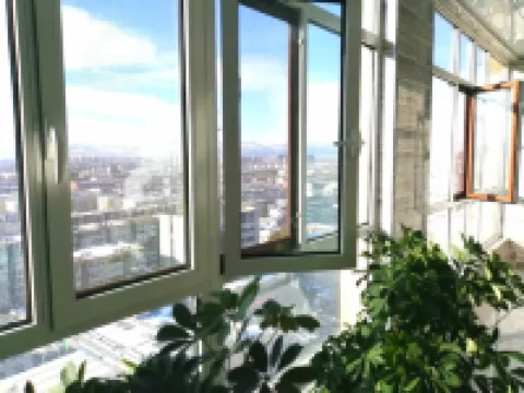 張家口宣化區靚靚民宿 鄰近清遠樓（鐘樓大街）的酒店