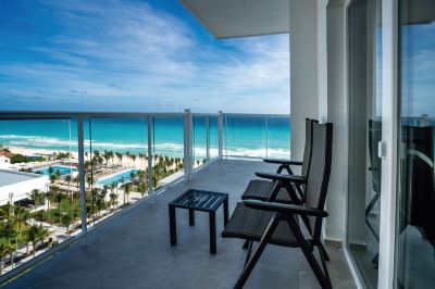 Junior Suite, Partial Ocean View (U)