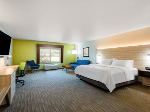 Holiday Inn Express & Suites Lewisburg