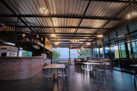 Baan Chang Hotel & Coffee House Отели в г. Так