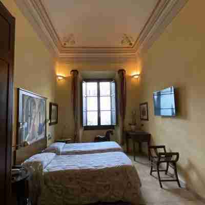 Vogue Hotel Arezzo Rooms