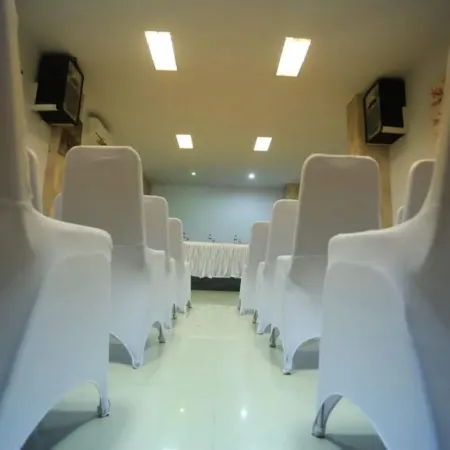 Urbanview Hotel Mulia Indah Palopo