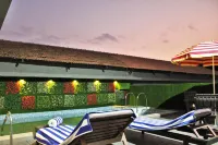 Hotel the Golden Sands - สระว่ายน้ำบนดาดฟ้า