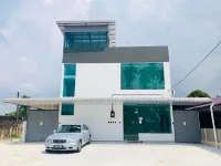 Luna Stay by Yolodge Hotels in Kulim
