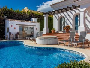 Magnífica villa cerca Sotogrande con vista excepcional al mar