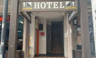 Room V at Kluang Parade Near Bus Stop Kluang