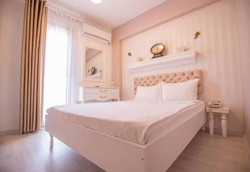 Menendi Otel - Housity