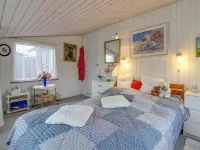 "Edvin" - 400m from the Sea