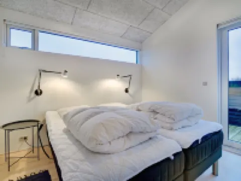 "Skade" - 75m from the Sea