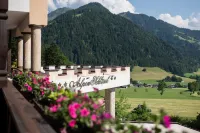 Hotel AlpenSchlössl - Mountain view