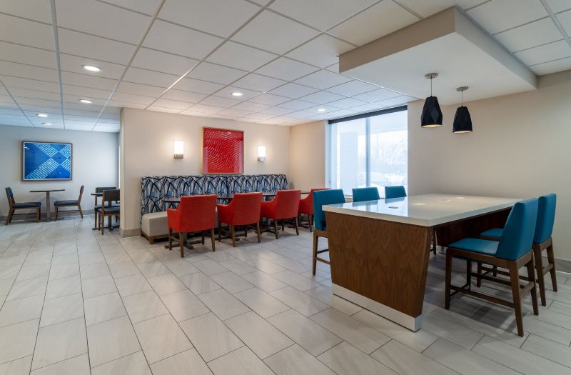 Holiday Inn Express & Suites St. Paul Ne (Vadnais Heights)