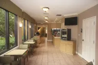 Baymont by Wyndham Daytona Beach/Intl Speedway - Breakfast