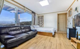 Gapyeong Art Pension - Housity