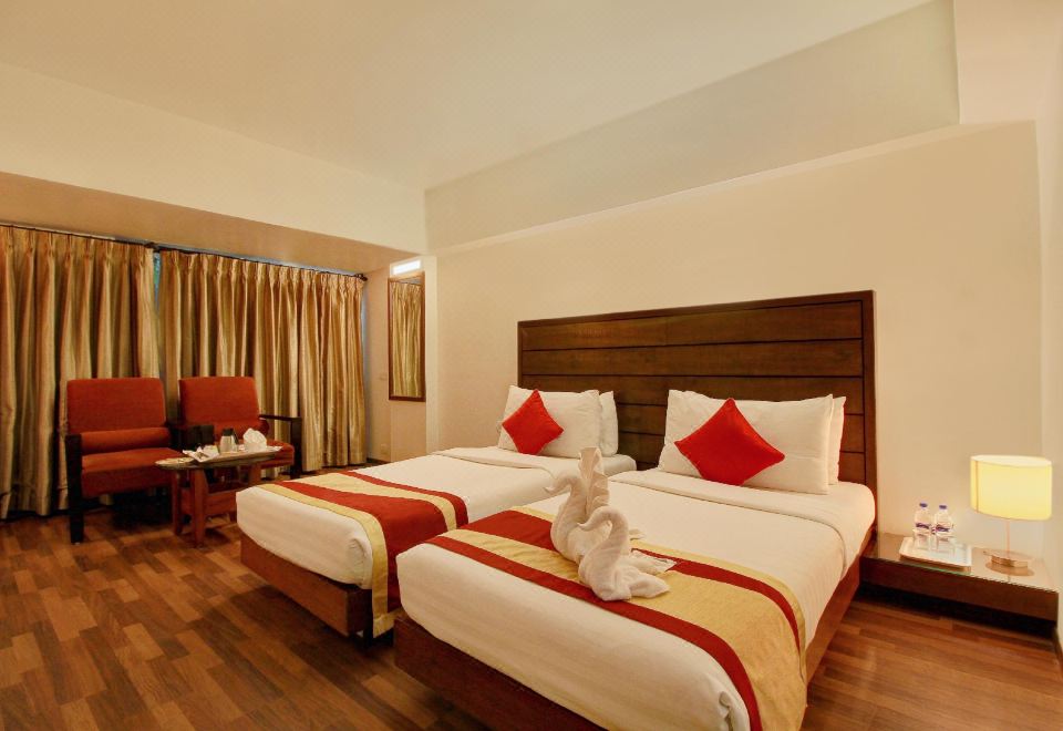 Monarch Luxur Over view