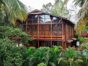 Ama Stays & Trails Heliconia Villa, Wayanad