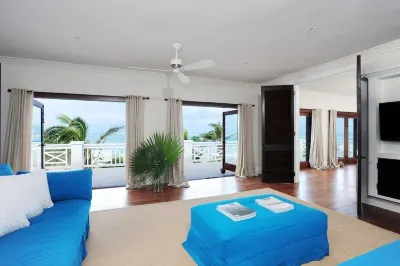 Alfred House & Cottage 6 Bedroom Home Hotels in 