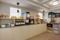 Days Inn by Wyndham Toronto West Mississauga - فطور