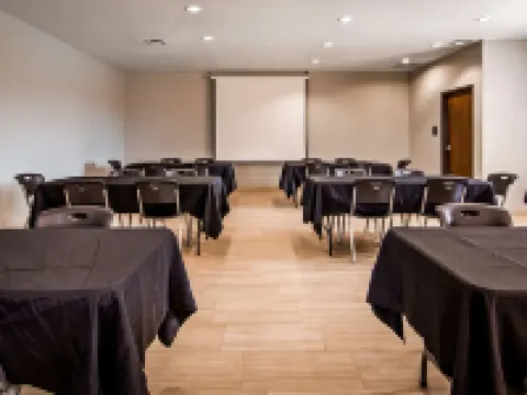 Best Western Plus Dilley Inn  Suites Hotels in Dilley