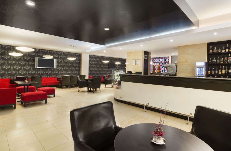 Ramada by Wyndham Iasi City Centre photo 2