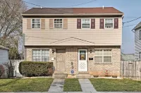 Cozy Allentown Home, 2 Mi to Hamilton District! Các khách sạn gần Martin Art Gallery