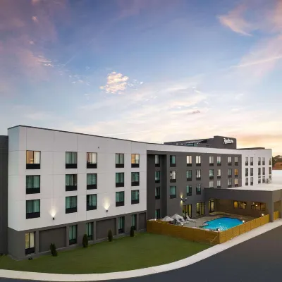 Radisson Hotel West Memphis Отели рядом с достопримечательностью «Дом Мэллори-Нили»