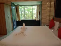 Raval House Hotel di Wai