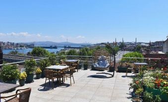 Roof Halic Hotel