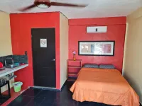 Independent Apartment Wifi A/C, Stove, Fridge, TV Hotels near CEDIS Liverpool