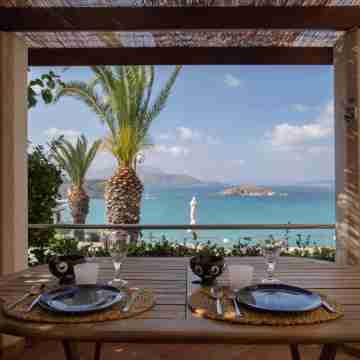 Luxury Seaview Apartment, 1Min Walk from Beach! Dining/Meeting Rooms