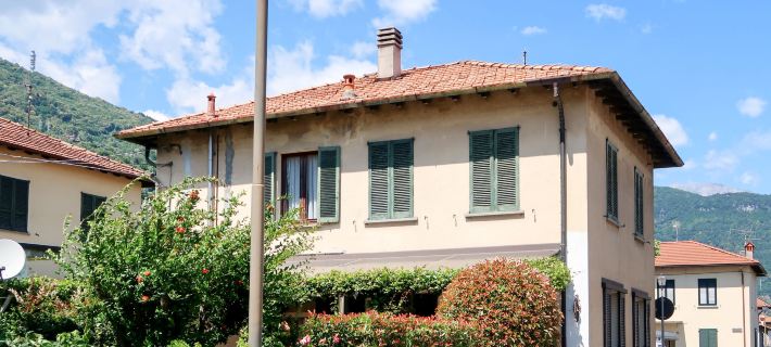 Letizia (Dgo232) Hotels in Dongo